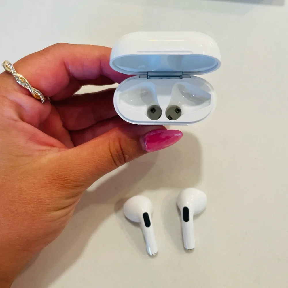 True Wireless Stereo Earbuds - White